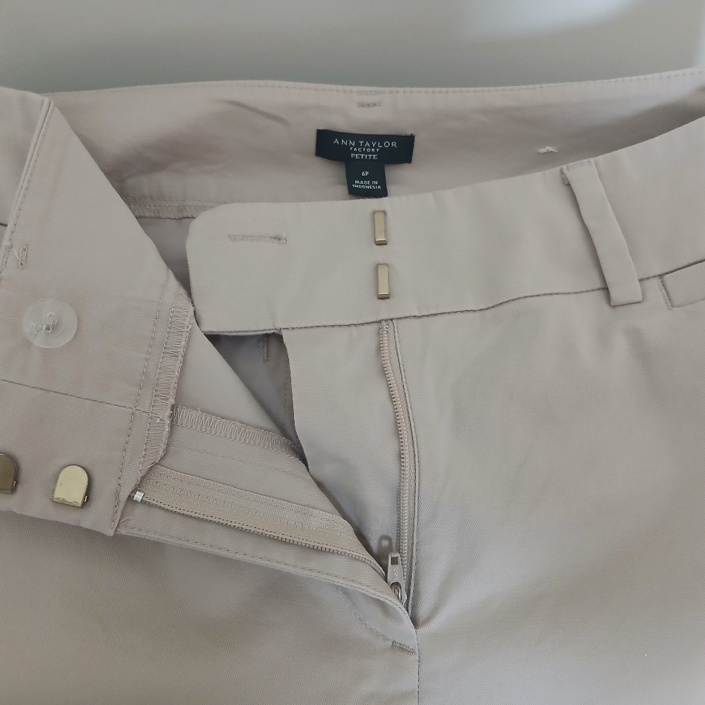 Stylish Tan Cropped Pants - Picture 7 of 7
